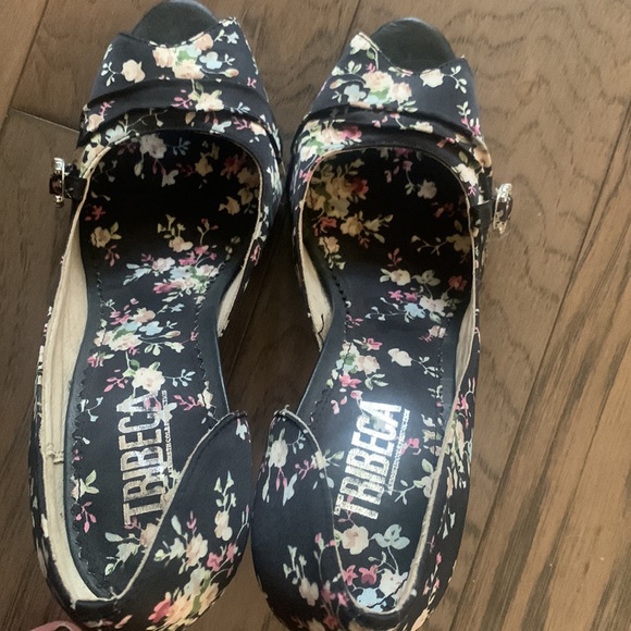 Vintage Kenneth Cole (Tribeca Production brand) open-toed stilettos. Size 9. - Picture 5 of 12